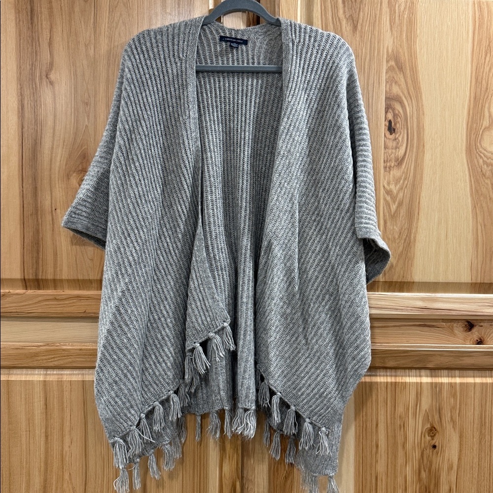 American Eagle Outfitters One Size Gray Knit Tassel Knit Poncho Shrug Sweater